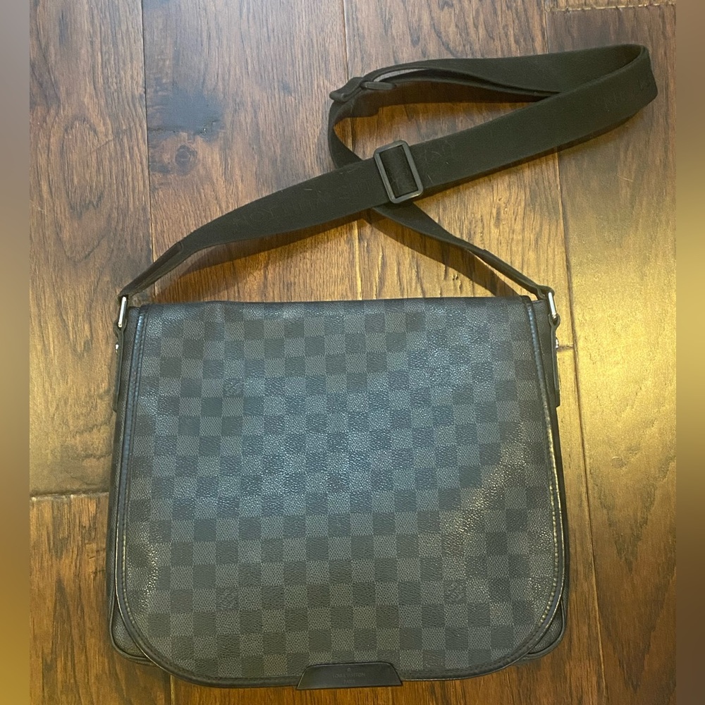 Louis Vuitton Damier Graphite Renzo Messenger Bag